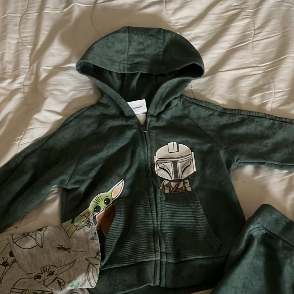 Outfit - Picture 3 of 5